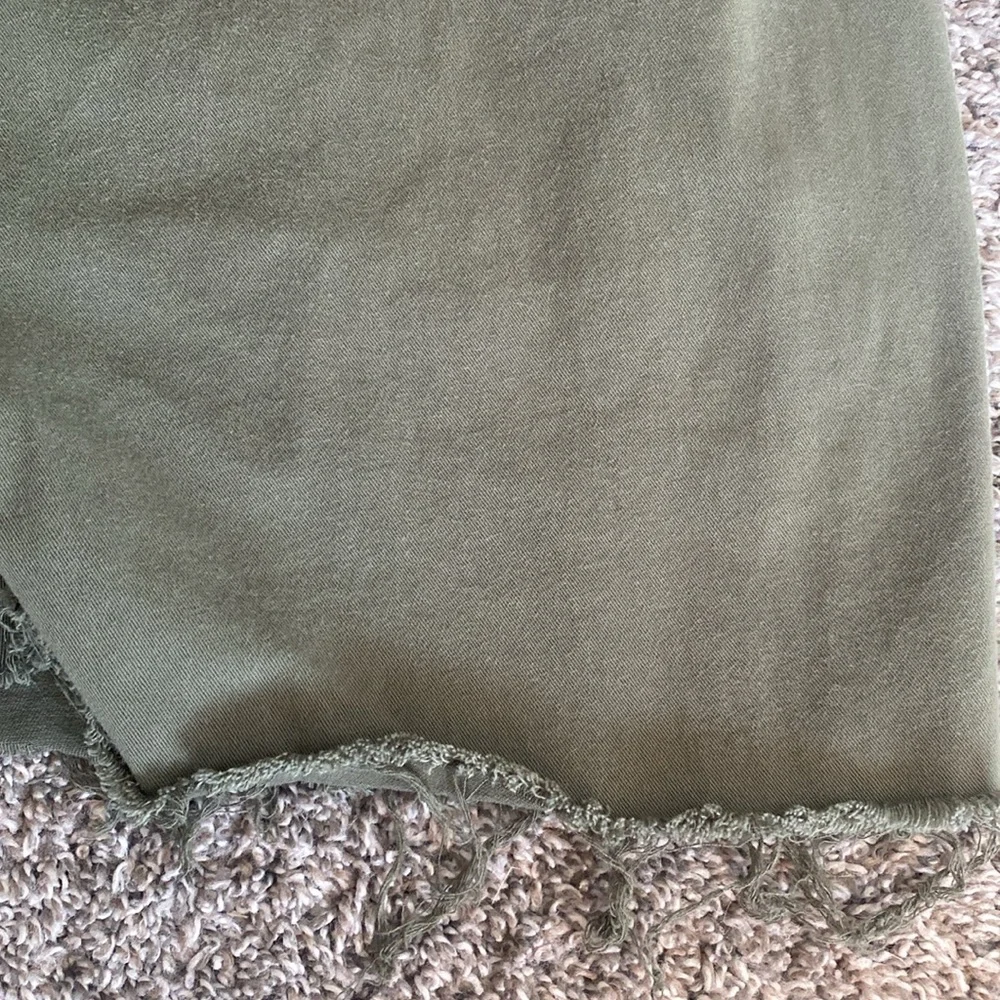J Crew Vintage Straight Frayed Hem Olive Green Shorts, Women’s 30